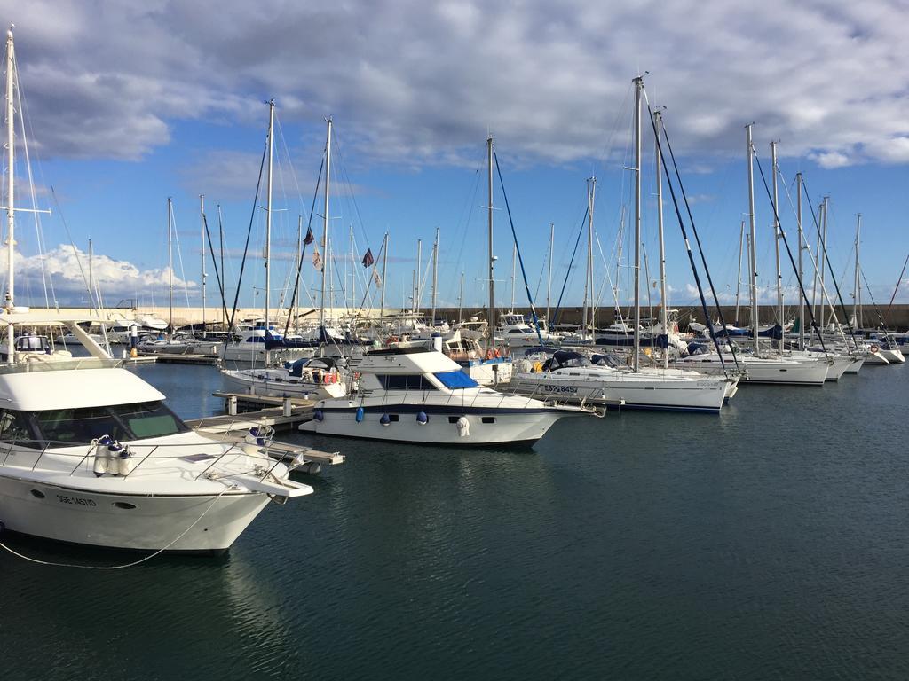 Puerto Calero Boat 호텔 외부 사진